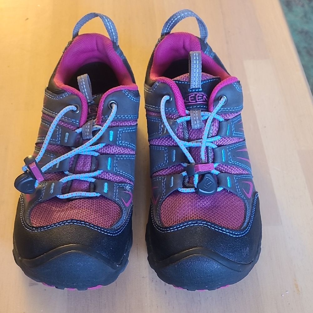 Keen Sneakers - Pink and Black